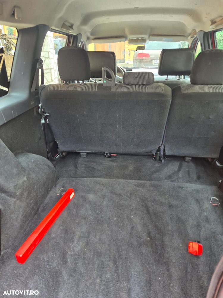 Dacia Logan 1.6 16V Laureate - 8