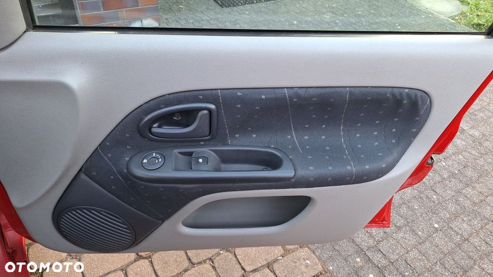 Renault Clio 1.2 Pack Authentique - 8