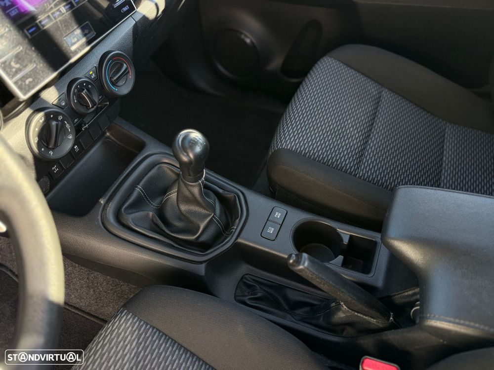 Toyota Hilux 2.4 D-4D 4WD CE CH - 34