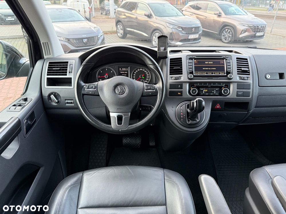 Volkswagen Caravelle - 24