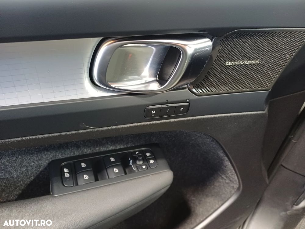 Volvo XC 40 B4 AT8 Mild Hybrid Momentum - 9