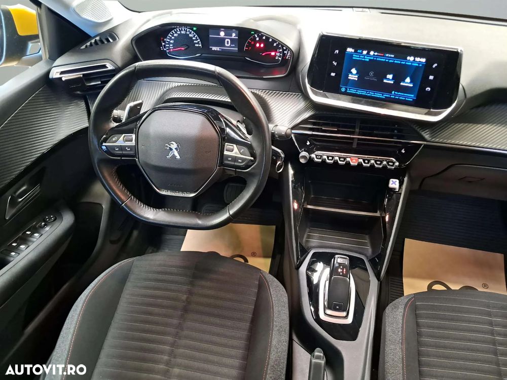 Peugeot 208 1.2 L PureTech STT EAT8 Active - 12