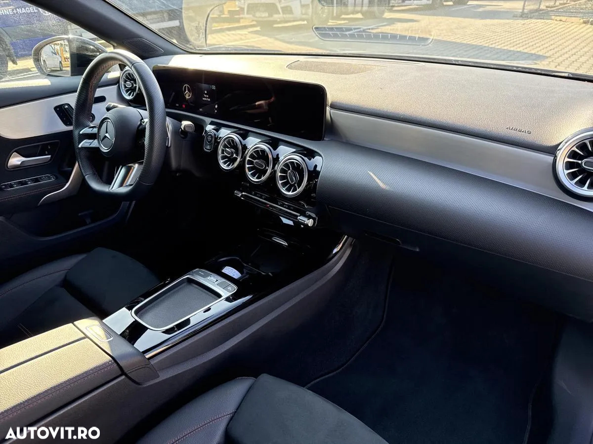 Mercedes-Benz A 220 4MATIC MHEV 8G-DCT Sedan - 17