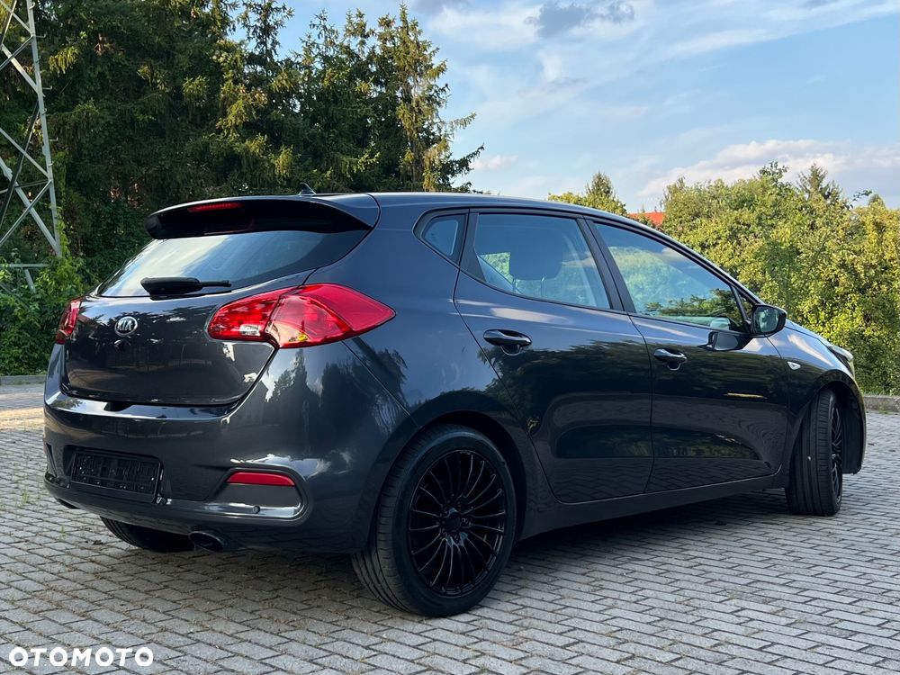 Kia Ceed 1.4 CVVT Dream Team Edition - 11