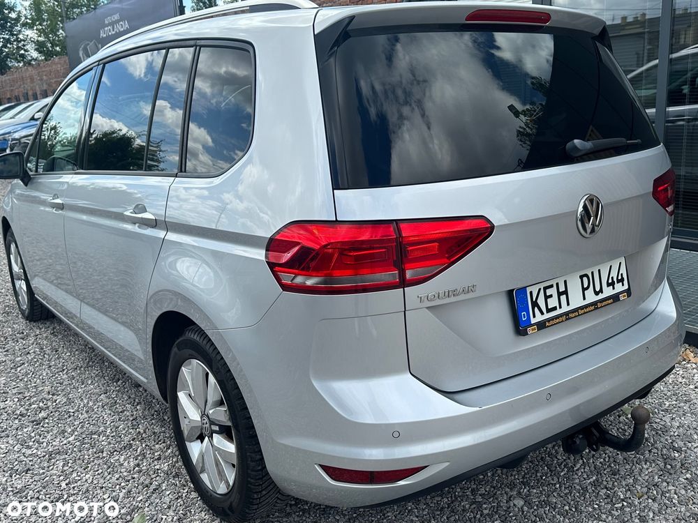 Volkswagen Touran 1.6 TDI SCR BlueMotion Technology DSG Comfortline - 20