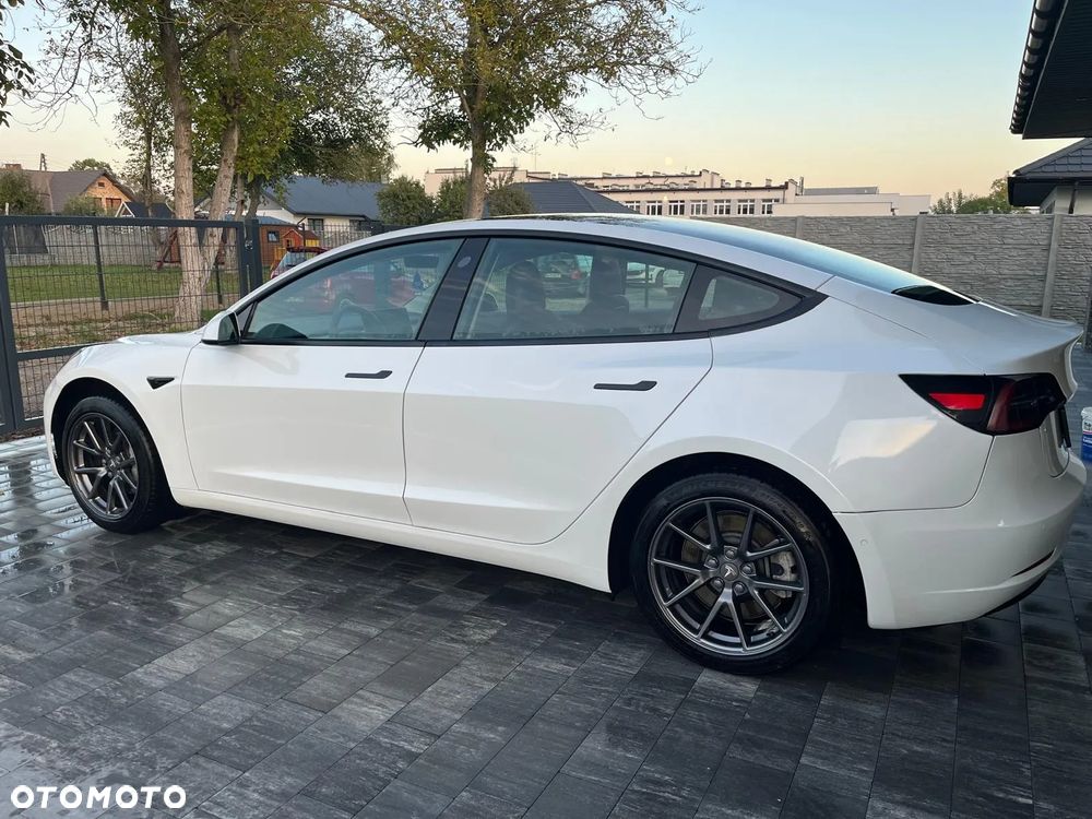 Tesla Model 3 Standard Reichweite Plus Hinterradantrieb - 10