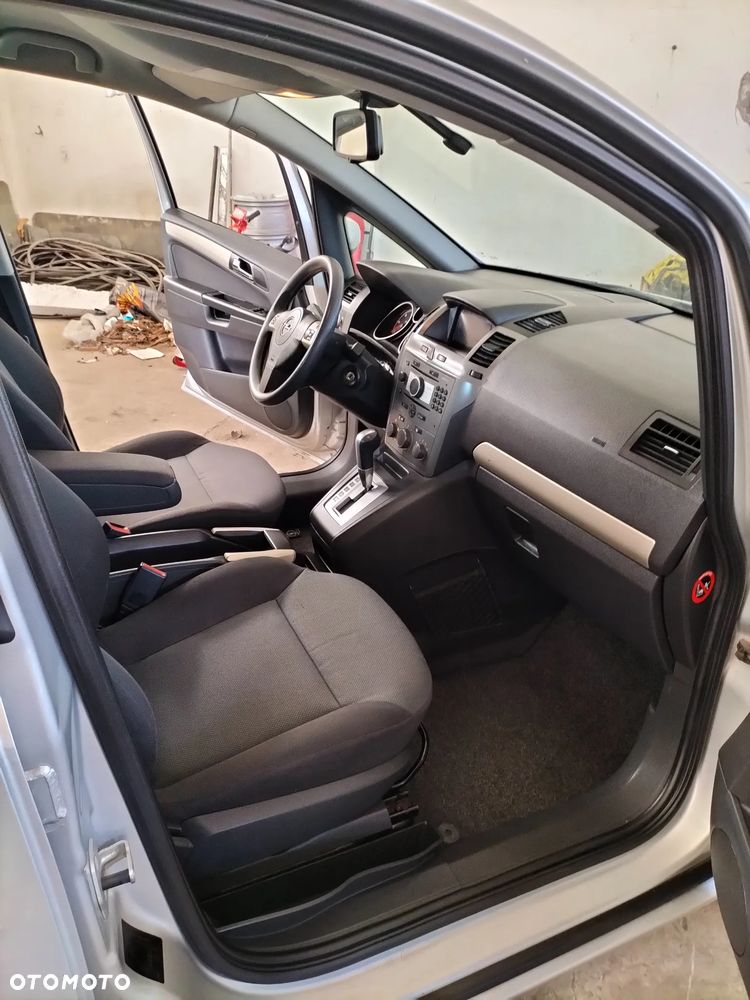 Opel Zafira - 11
