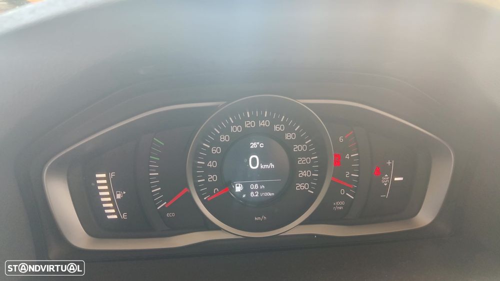 Volvo V60 2.0 D3 Momentum - 16