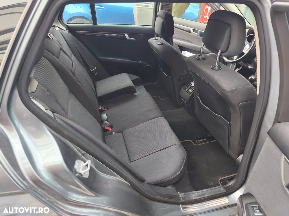 Mercedes-Benz C 180 BlueEFFICIENCY Elegance - 12
