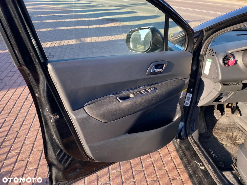 Peugeot 5008 1.6 Active - 15