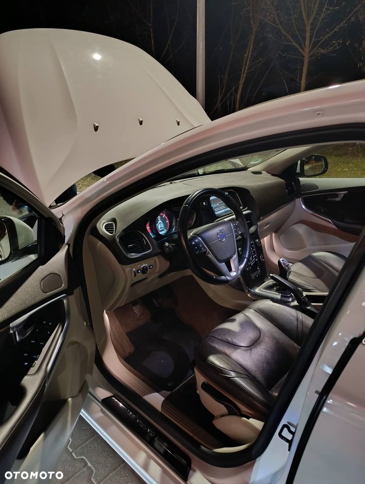 Volvo V40 D2 Summum - 3