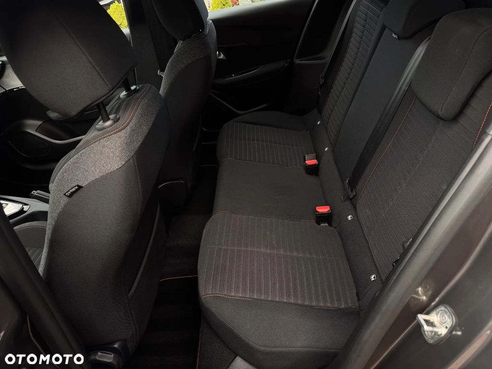 Peugeot 208 1.2 PureTech Allure S&S EAT8 - 29