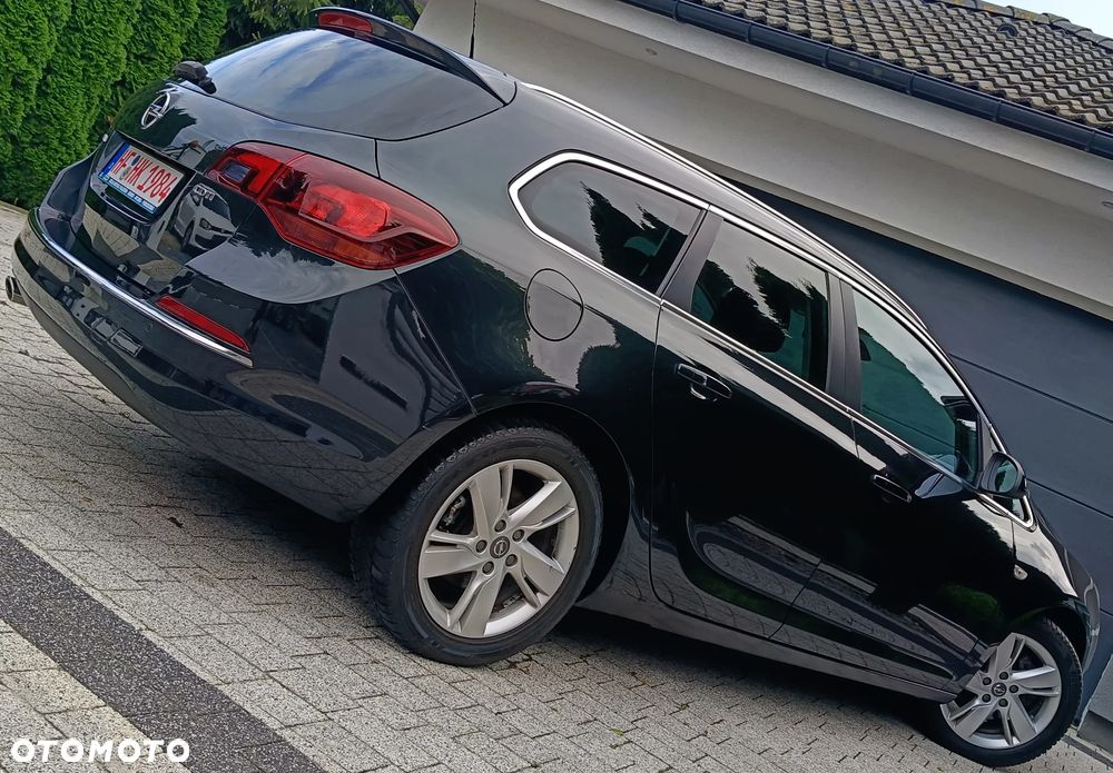 Opel Astra 2.0 CDTI Exklusiv - 12