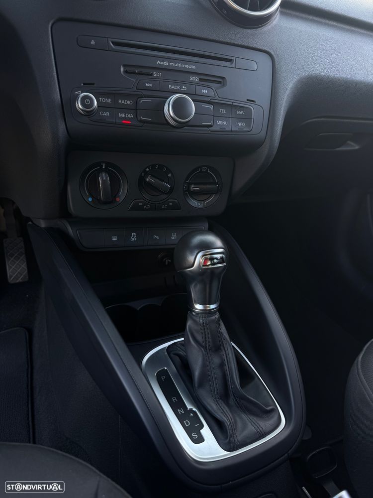 Audi A1 Sportback 1.6 TDi S-line S tronic - 12