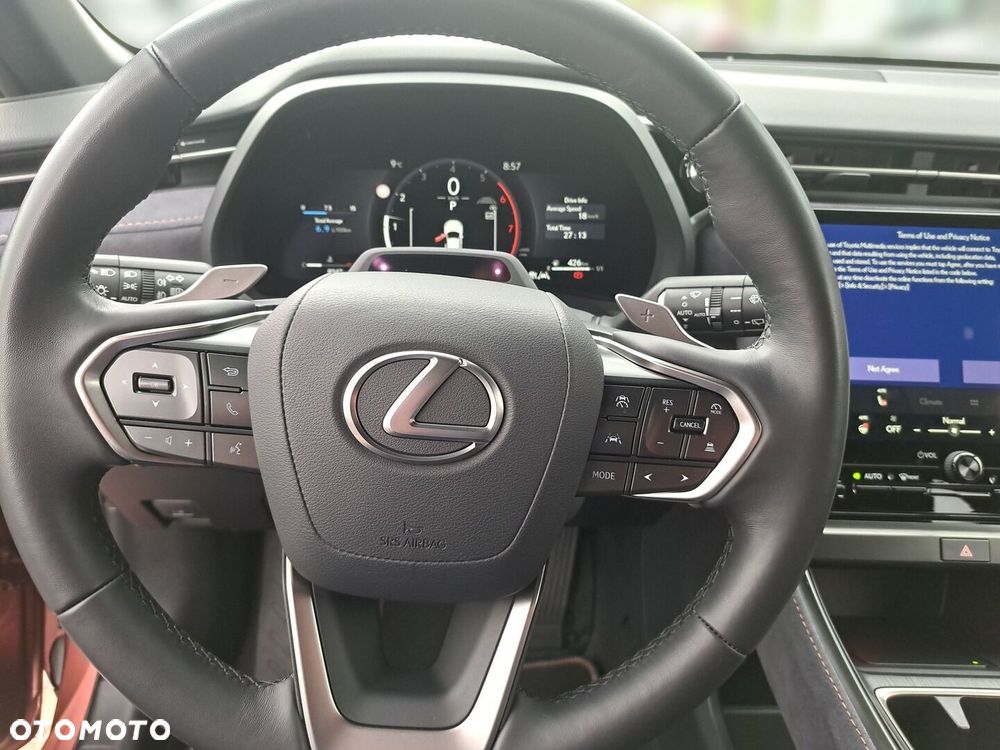 Lexus LBX - 11