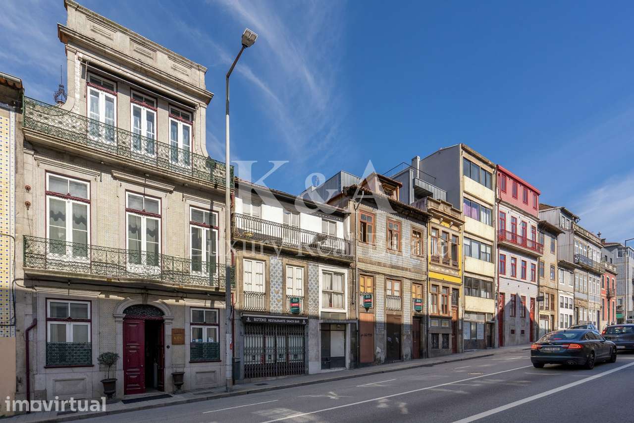 Prédio no centro do Porto - Grande imagem: 4/23