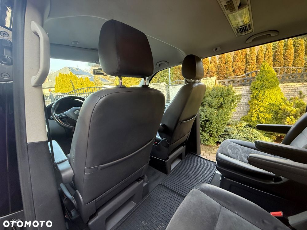 Volkswagen Multivan - 21