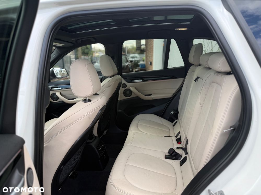 BMW X1 xDrive25i GPF xLine sport - 16