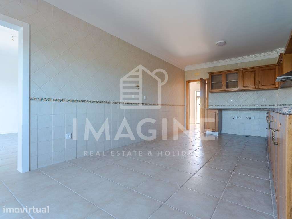 Moradia T4(5 assoalhadas) com piscina e terreno de 670m2 na zona da... - Grande imagem: 5/41