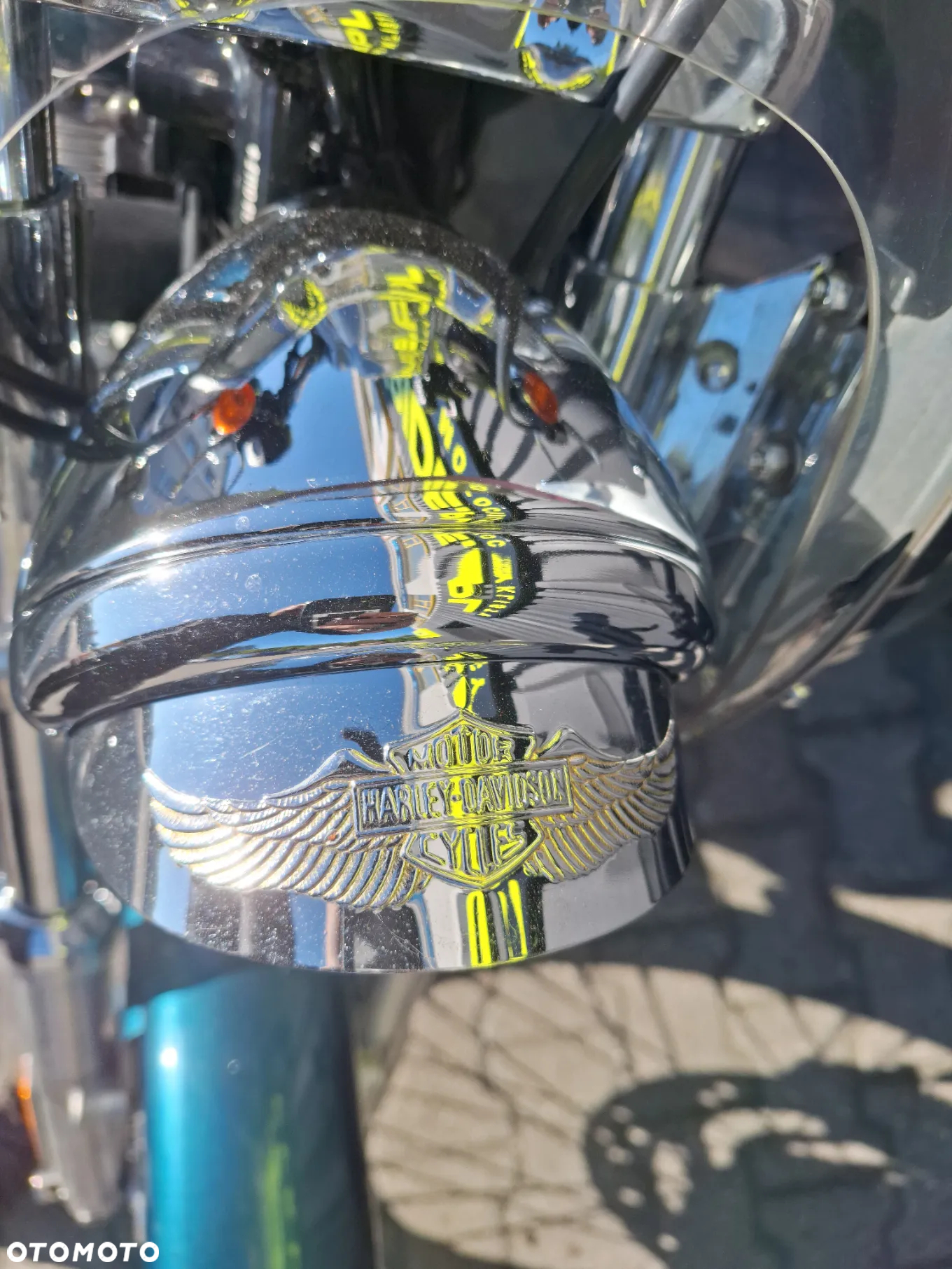 Harley-Davidson Sportster Custom 883C - 3