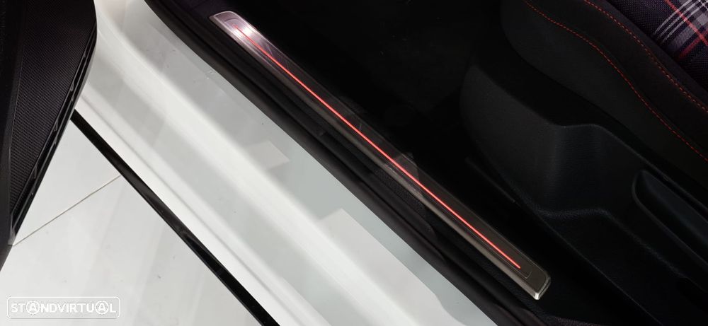 VW Golf - 33
