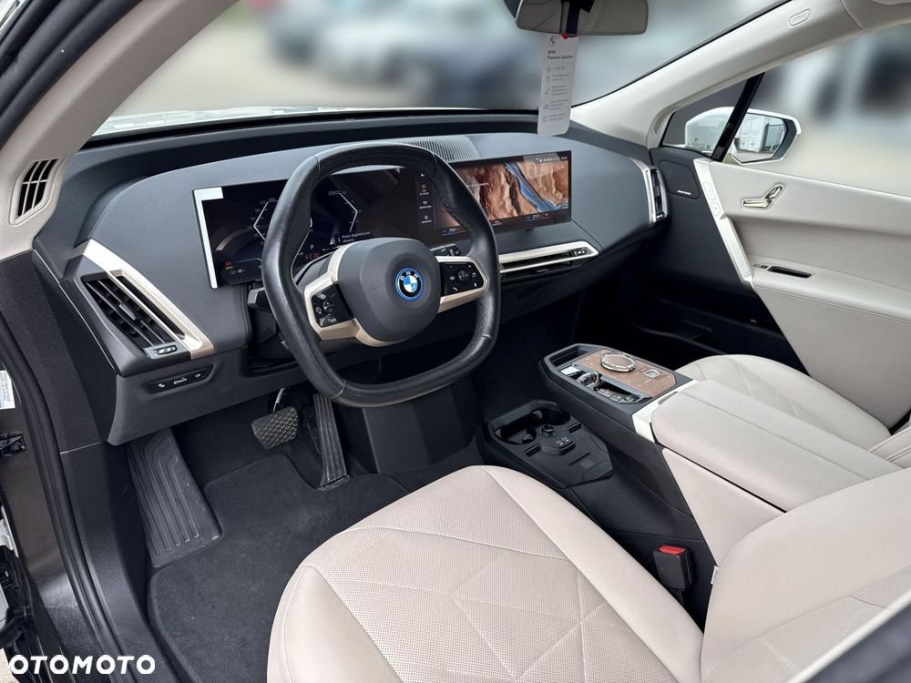 BMW iX - 5