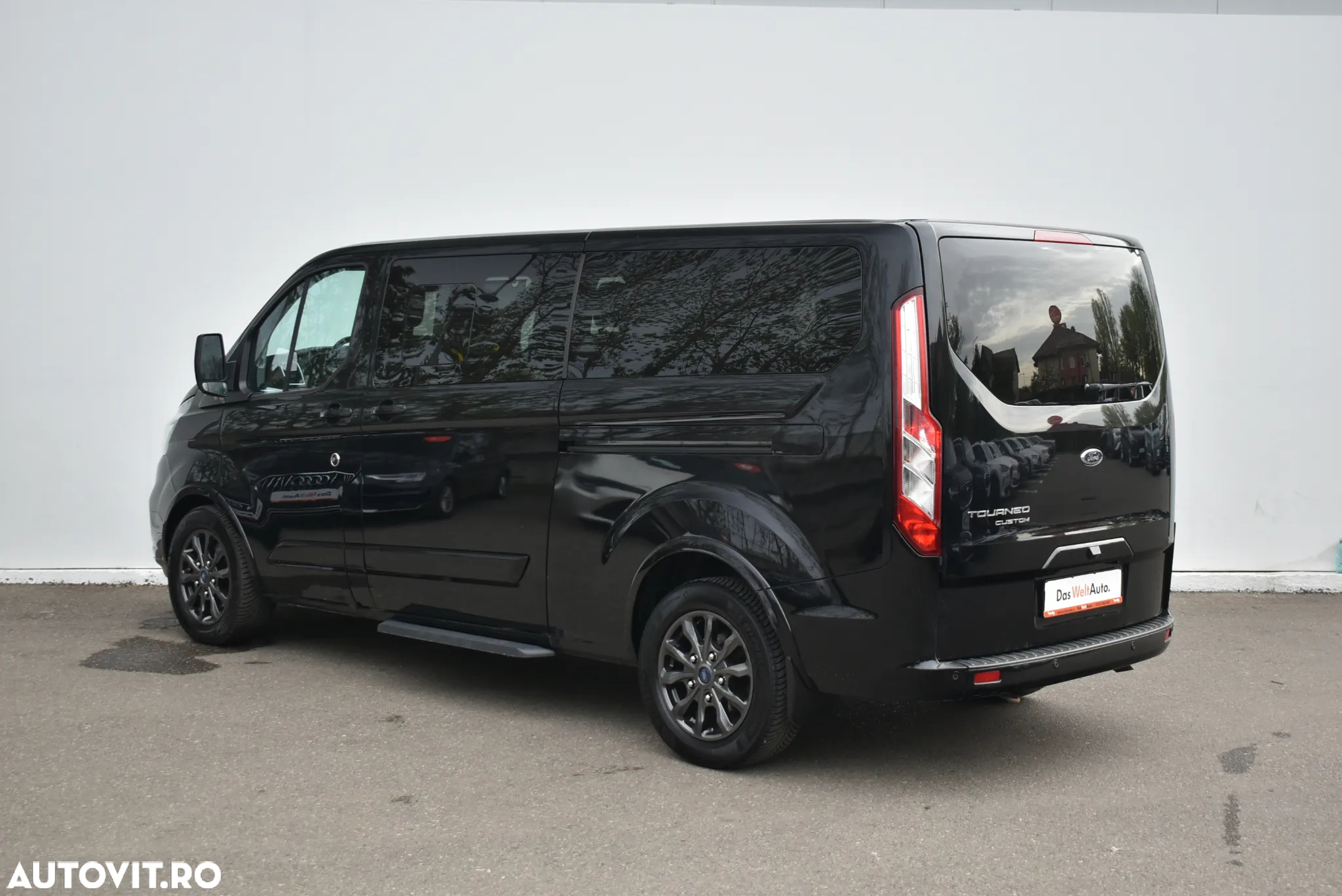 Ford Tourneo Custom Bus 320 2.0 EcoBlue 170 CP L2H1 Titanium Aut. - 20