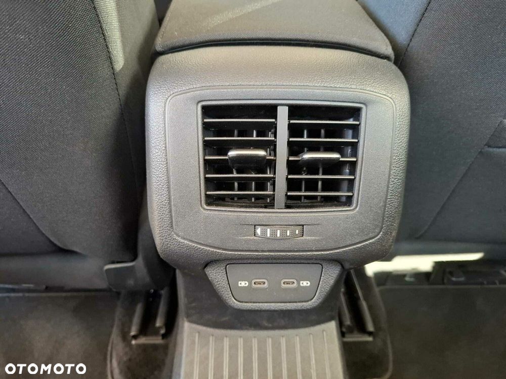 Volkswagen T-Roc 1.5 TSI Life - 26