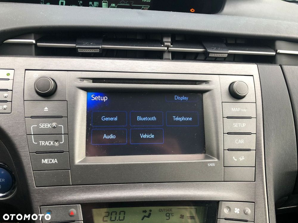 Toyota Prius 1.8 HSD Sol - 12