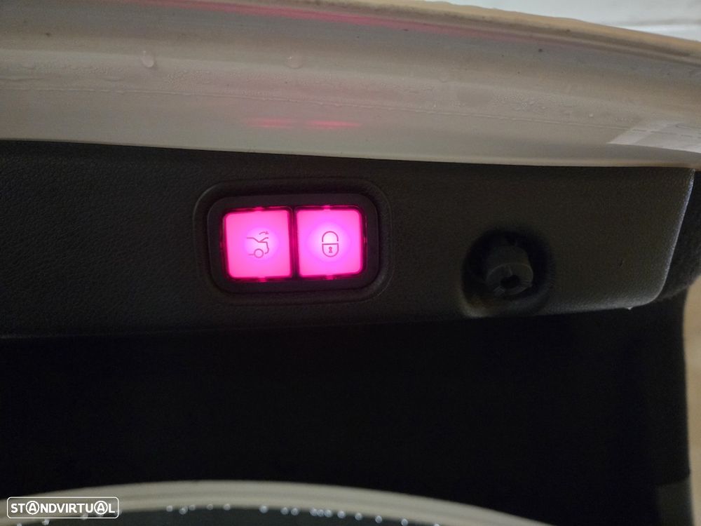 Mercedes-Benz E 200 d 9G-TRONIC AMG Line - 20