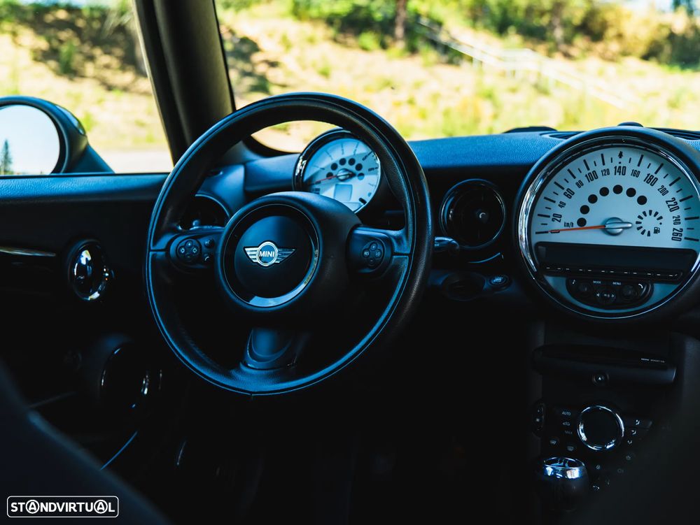 MINI 3 Portas Cooper D - 19