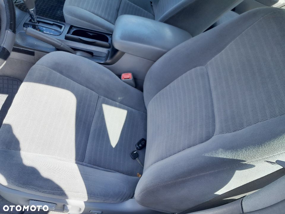 Fotele przód,kanapa Toyota Camry 2002-2006r komplet,inne części - 1