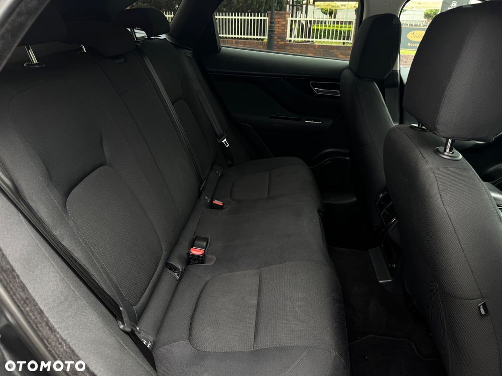 Jaguar F-Pace 20d AWD R-Sport - 23