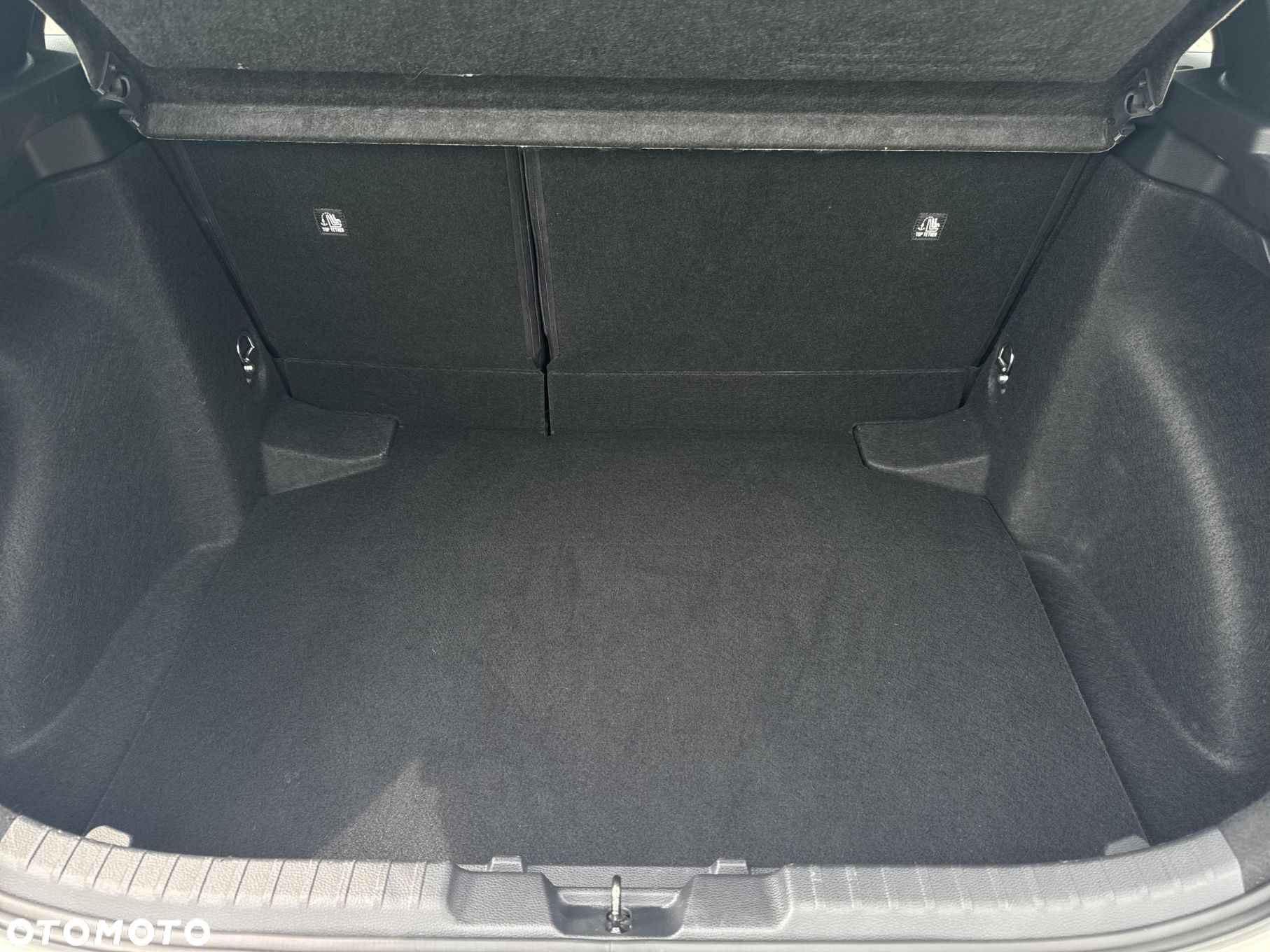 Toyota Corolla 1.8 Hybrid Comfort - 13