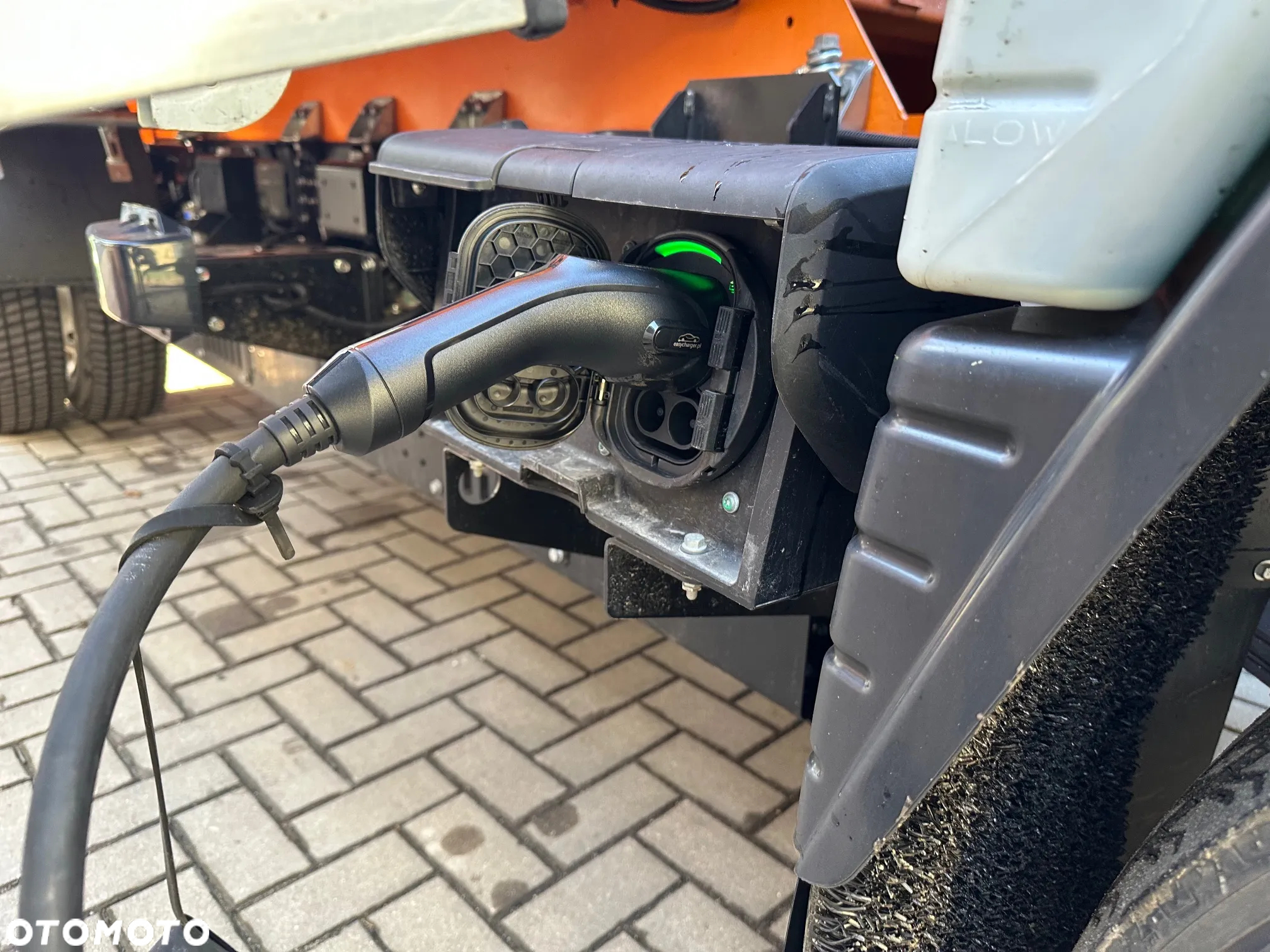 FUSO eCANTER 9C18 - śmieciarka elektryk - 9