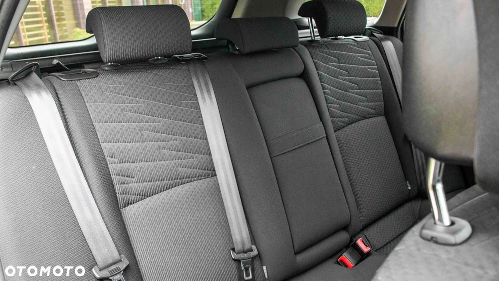 Toyota Avensis 2.0 Premium EU5 - 24