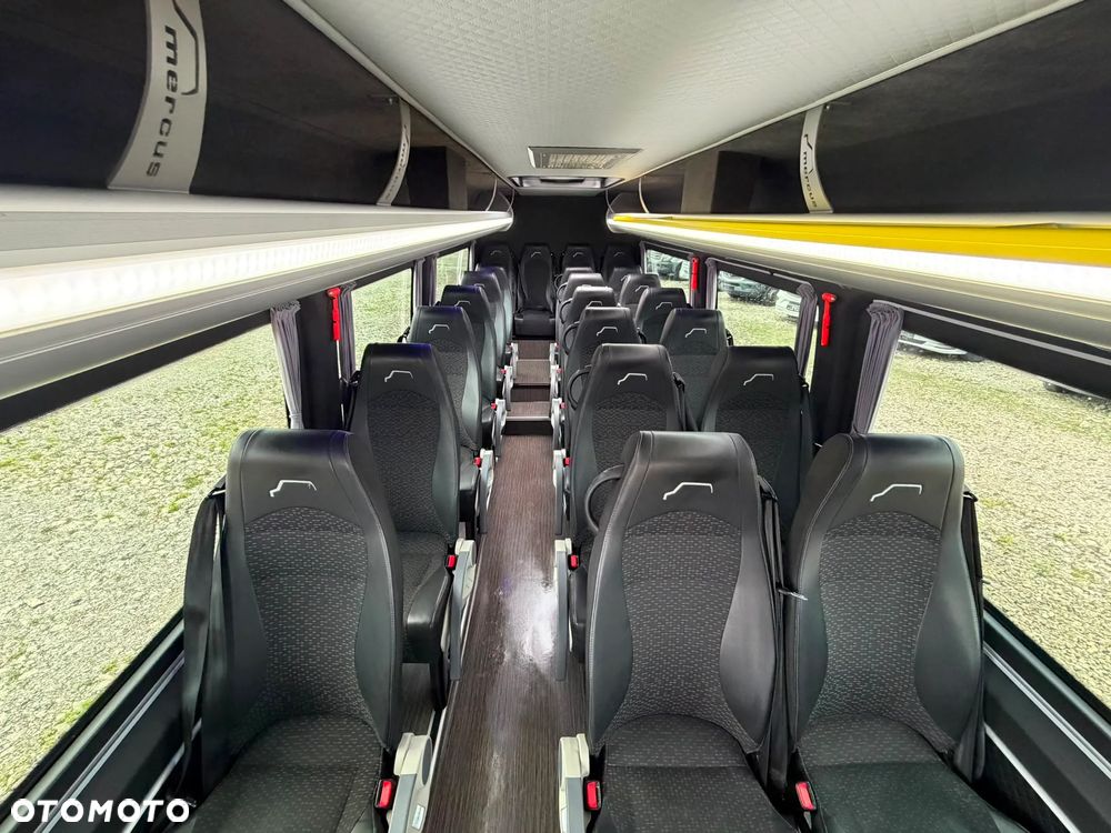 Mercedes-Benz Sprinter 517 - 19