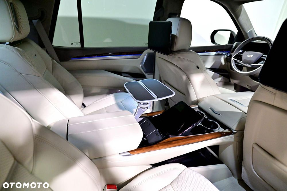 Cadillac Escalade - 6