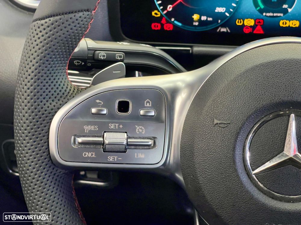 Mercedes-Benz GLA 180 d AMG Line - 13