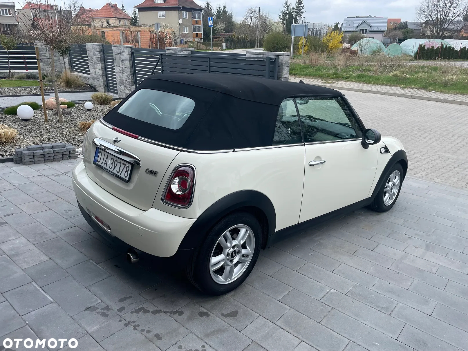 MINI ONE Cabrio - 7