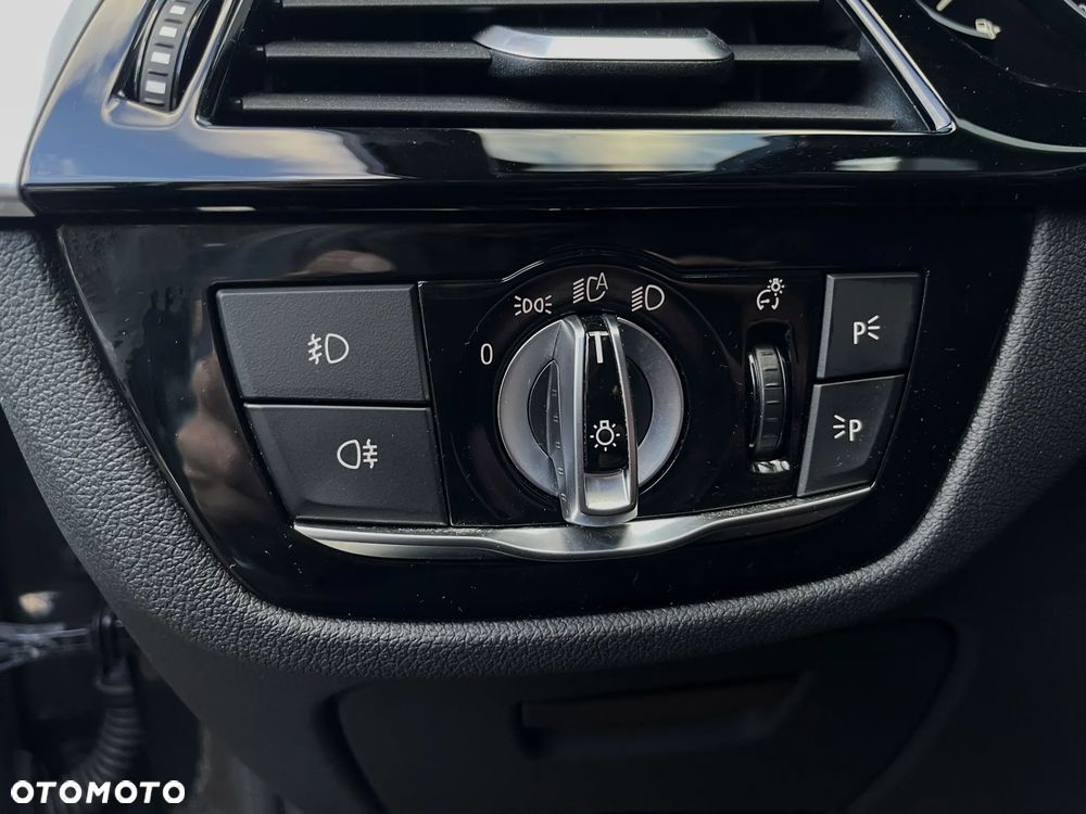 BMW Seria 5 520d - 25