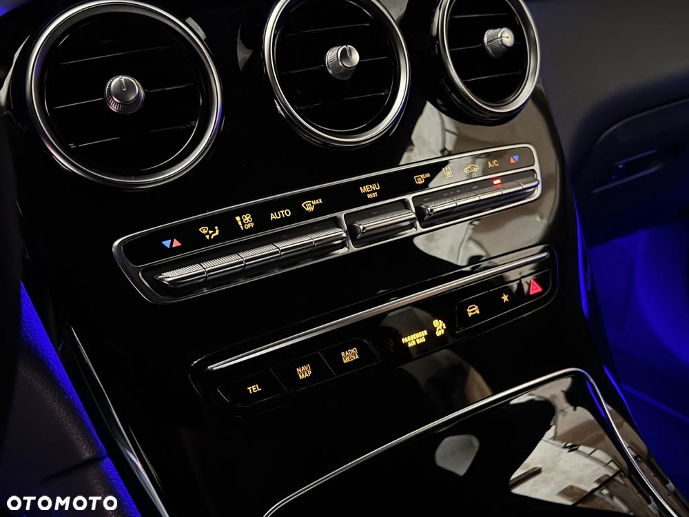 Mercedes-Benz GLC 220 d 4Matic 9G-TRONIC AMG Line - 21