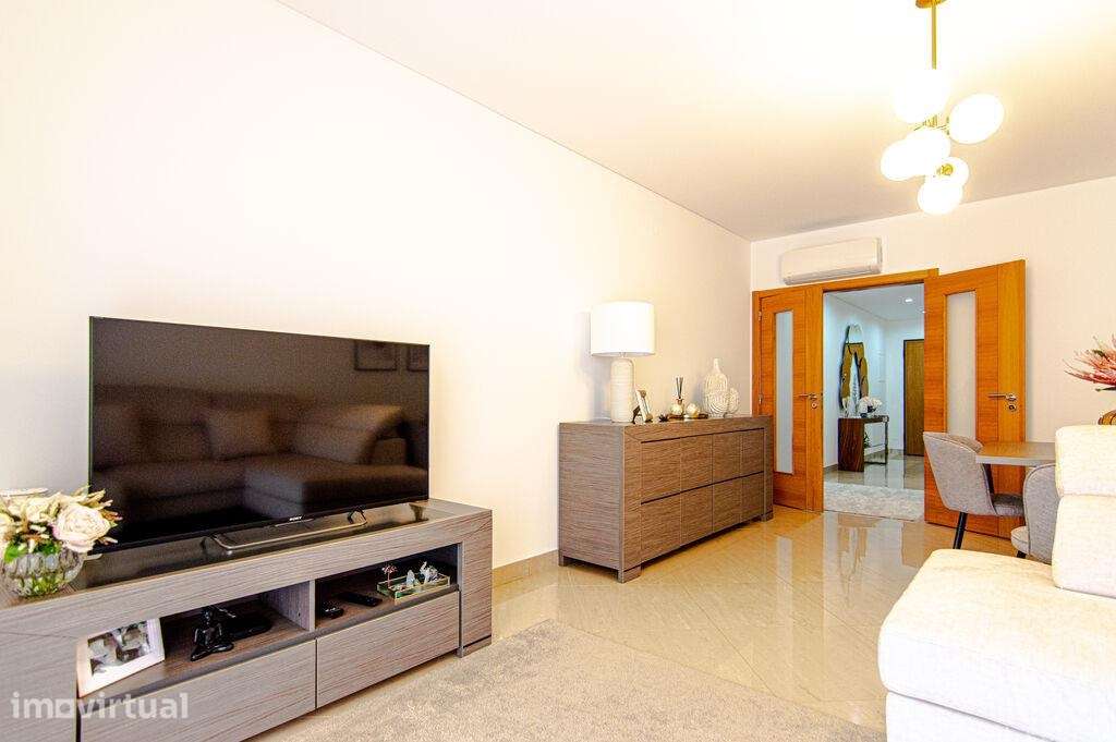 Apartamento T2 em Quarteira de 96,72 m2 - Grande imagem: 2/21