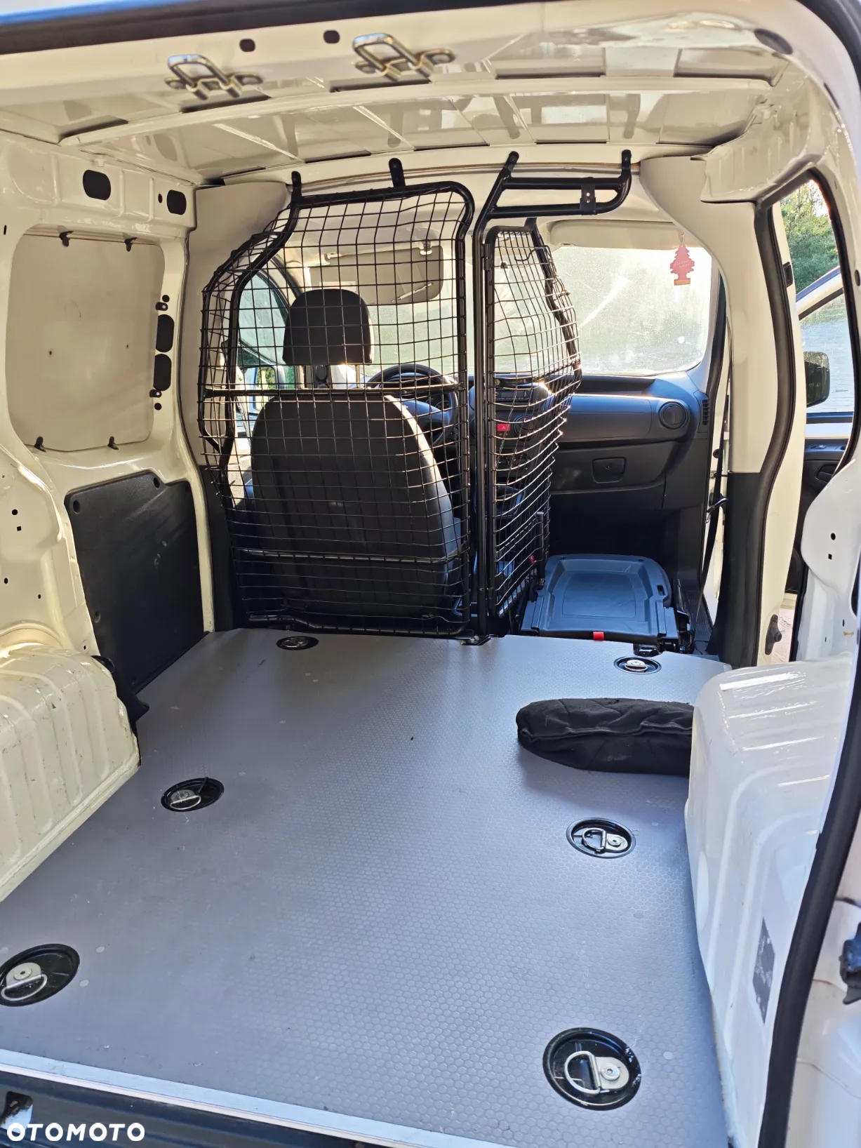 Peugeot BIPPER - 18