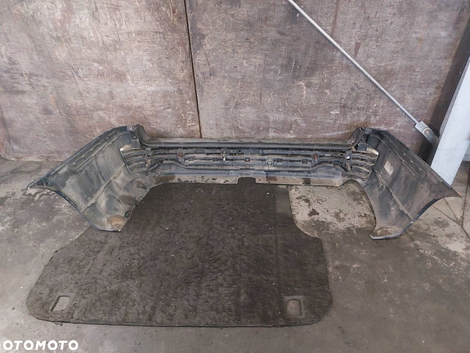 KOMPLETNY TYŁ LAMPY TYŁ KLAPA BAGAŻNIKA VOLVO V70 II - 2
