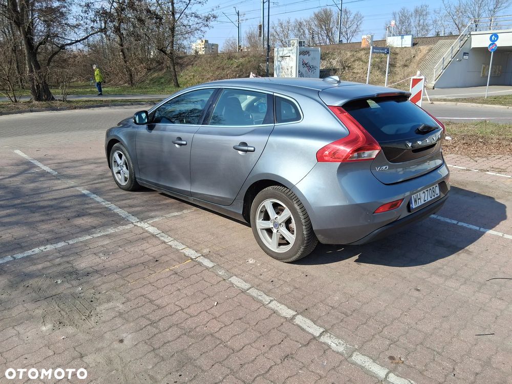 Volvo V40 - 23
