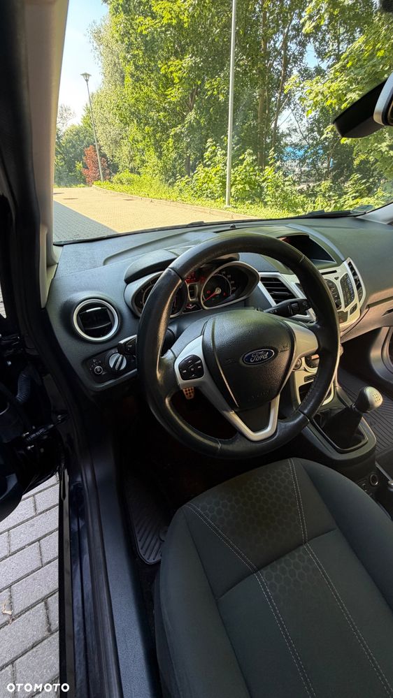 Ford Fiesta - 12