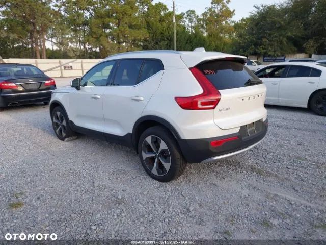 Volvo XC 40 T5 AWD Geartronic R-Design - 3