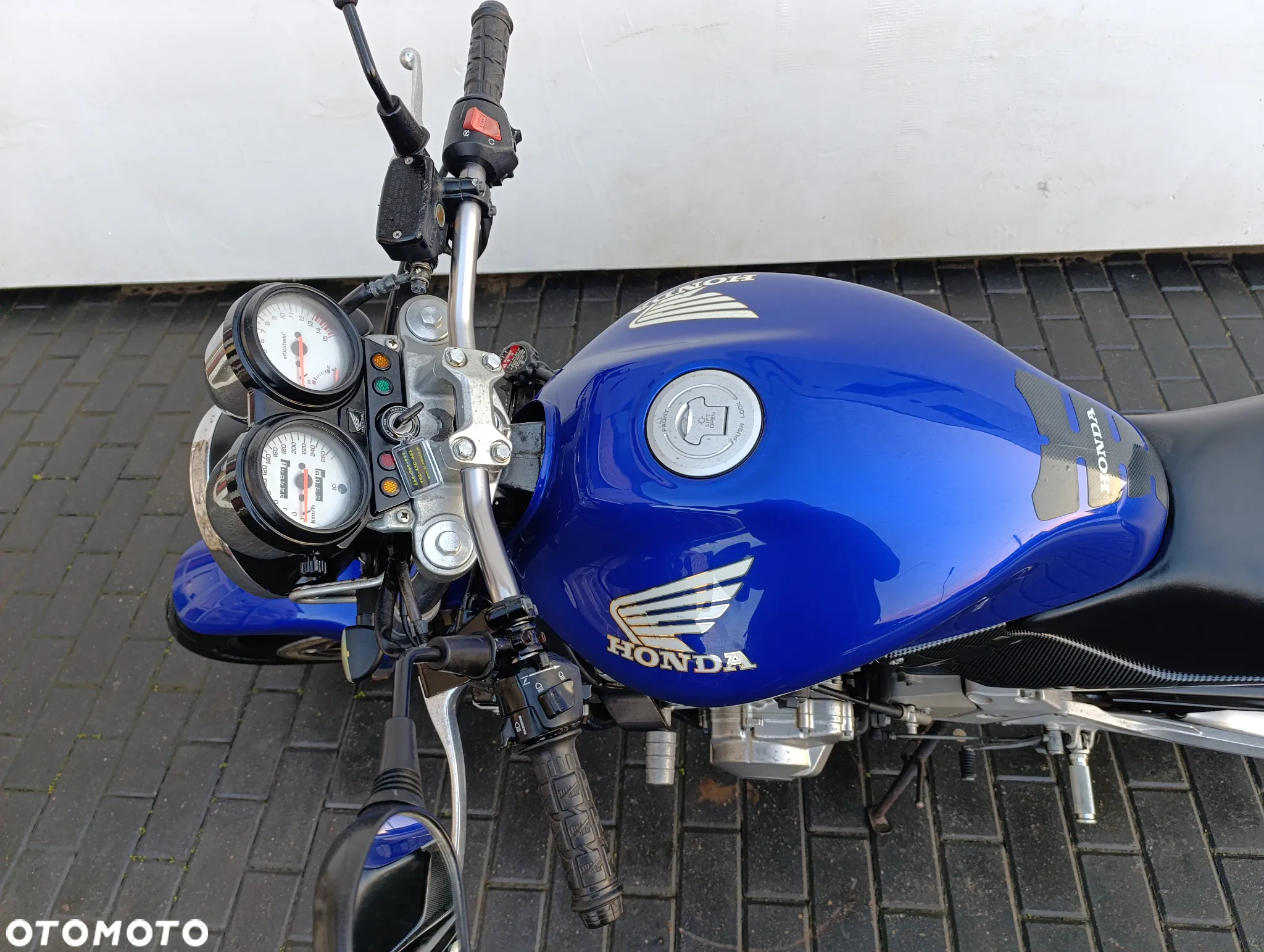 Honda Hornet - 12