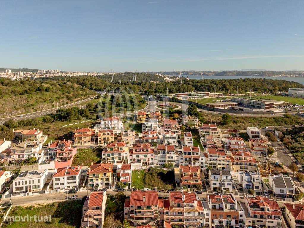 Terreno com projecto aprovado, em Murganhal, Caxias - Grande imagem: 2/5